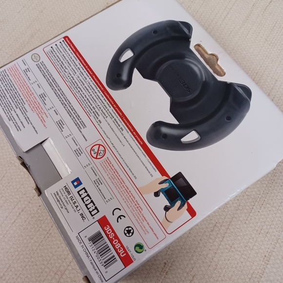 Nintendo 3Ds MarioKart7 Wheel Video Game Handheled Accessory - Picture 2 of 5